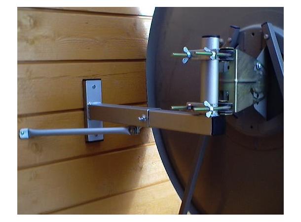 Unimount väggfäste för parabolantenner med stödfäste justerbar 35-53cm 6553165 